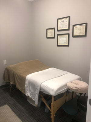 Chiropractic Mt Carmel OH Massage Table